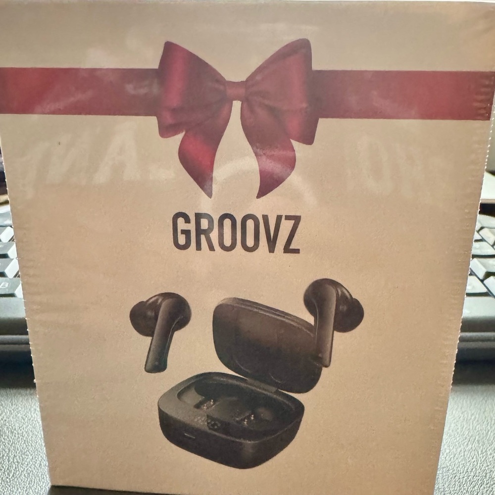 Black Wireless Earbud Headphones